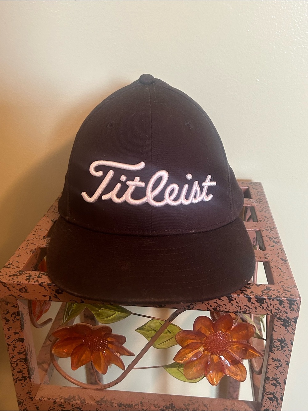 Titleist Tour Performance Golf Hat Mens M/L Black Fitted A-Flex Stretch Cap